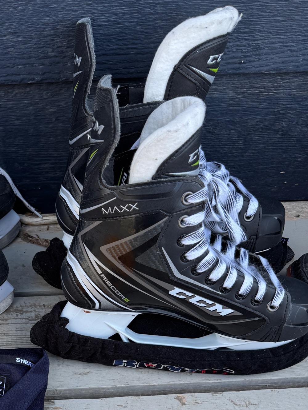CCM Ribcore Maxx Senior Skates Size 6